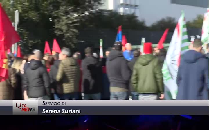 Metalmeccanici, a Teramo sciopero e protesta dei sindacati 